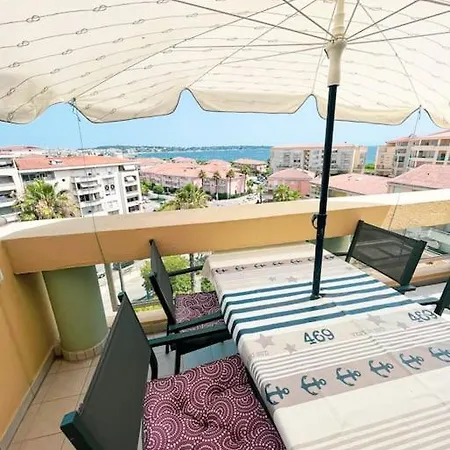 Vue A 200m Des Plages De Juans Les Pins
